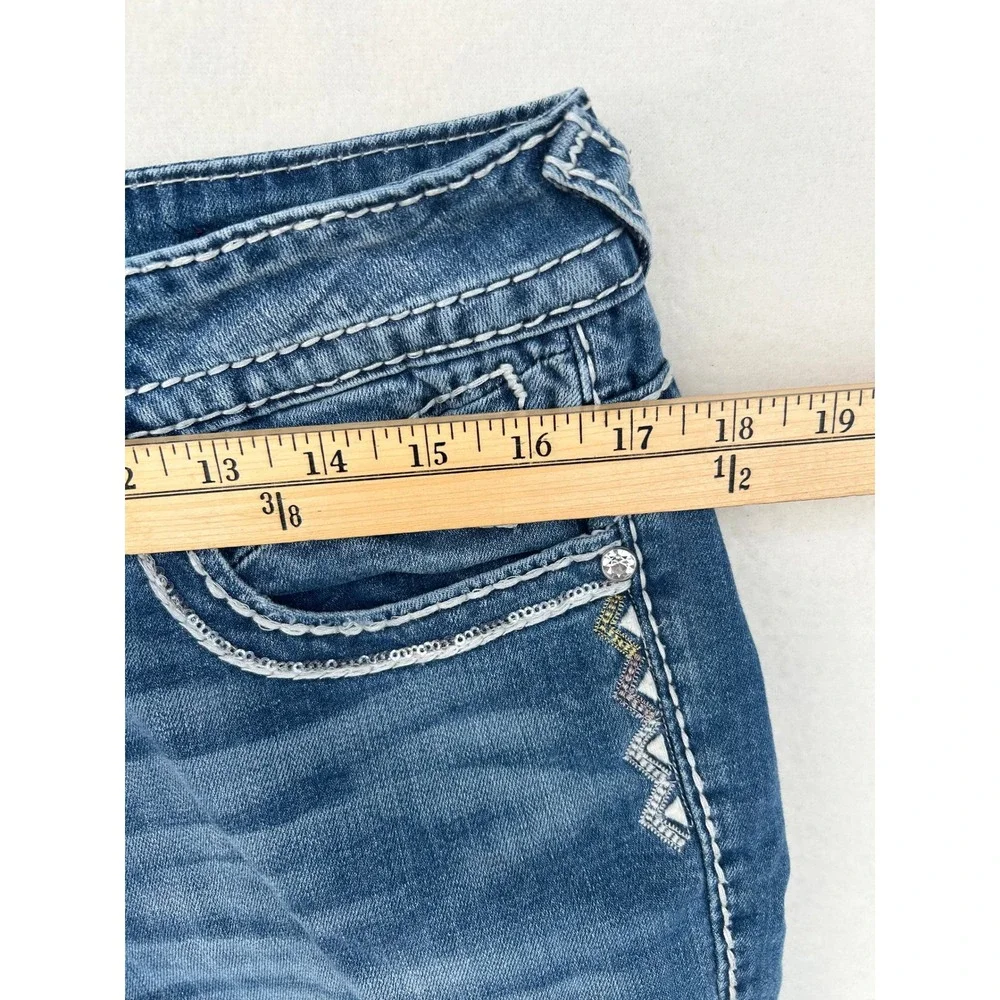 Vigoss The New‎ York Capri Jeans 31 Medium Wash Thick Stitch Rhinestone Cropped